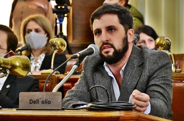 El concejal Luciano Dell Olio calificó de positivo el regreso de Francisco Azcue a la vida política